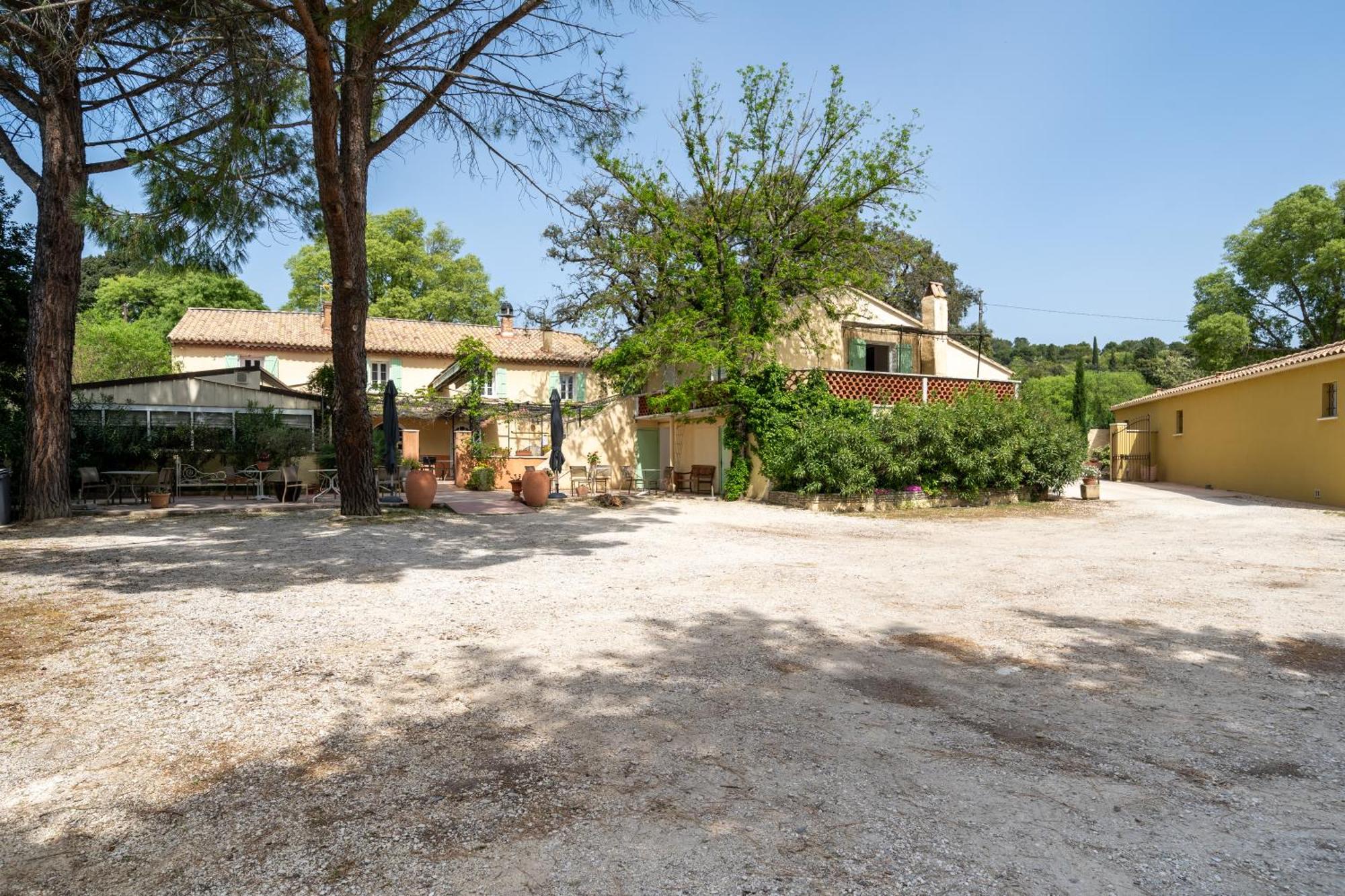 Logis Hotel Le Chene Vert Bollène Exterior foto